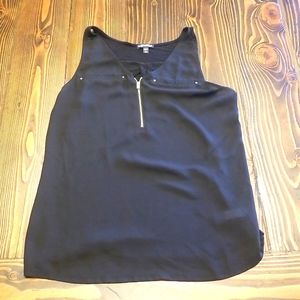 Express zippered top size medium